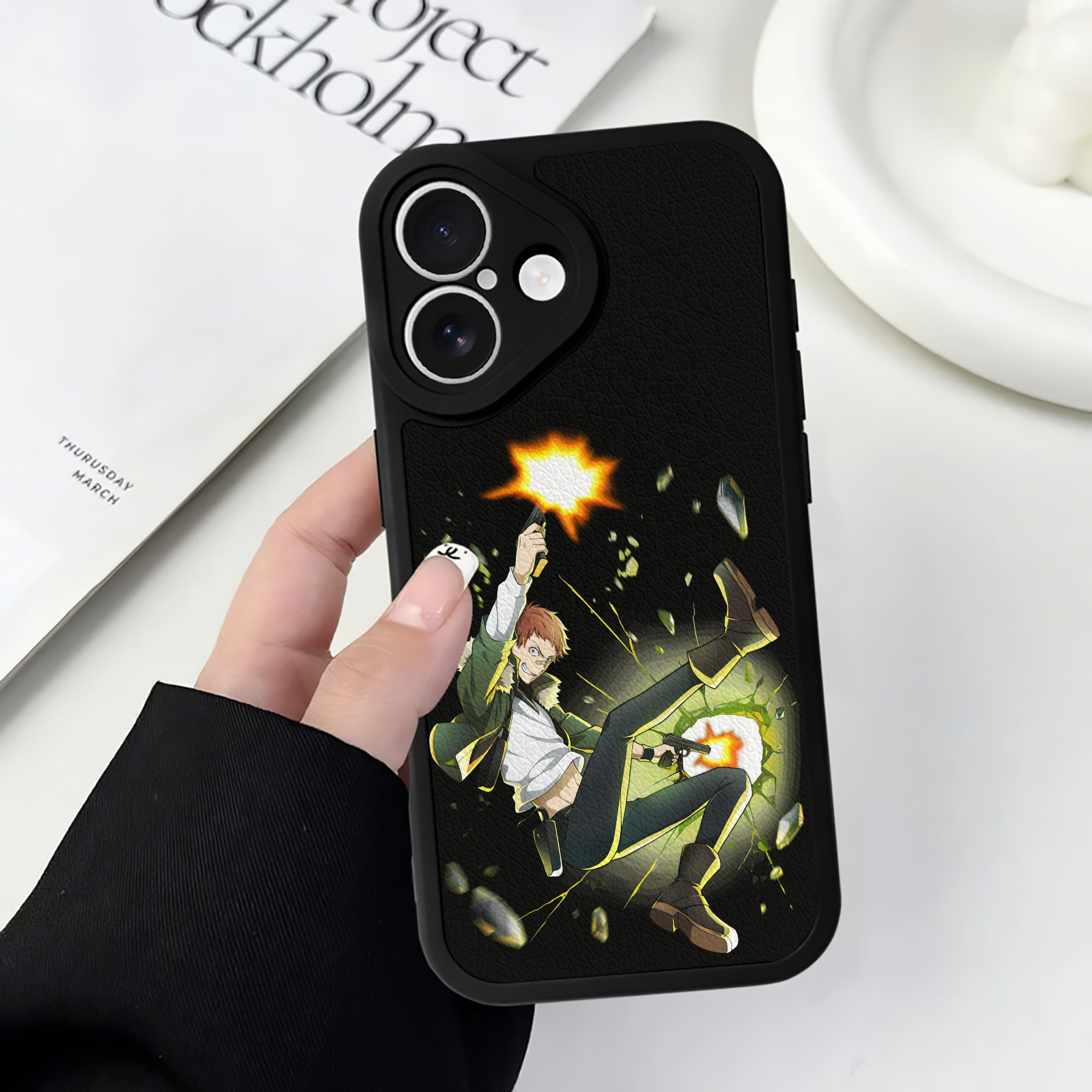 （画像用） 文豪ストレイドッグス Bungo Stray Dogs 【iPhone 16シリーズ対応】シリコンスマホケース（レザー調） 材質：シリコン